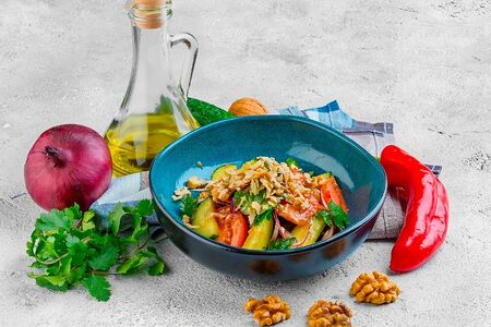 Салат овощной по-грузински