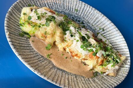 Омлет с грибами и сливочной страчателлой