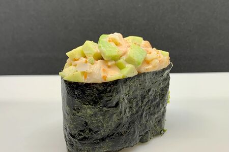 Гункан острый авокадо с креветкой
