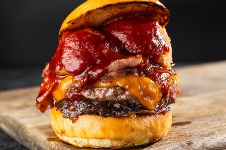 B. c. b. // Би. Си. Би