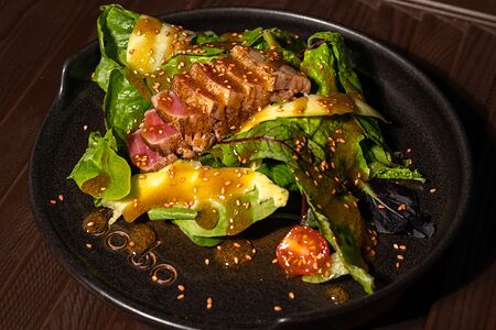 Салат с тунцом