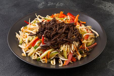 Салат из ростков сои со свиными нитями