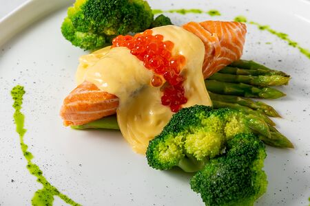 Филе форели с брокколи и эспума из пармезана