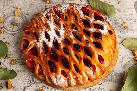 Пирог с черной смородиной