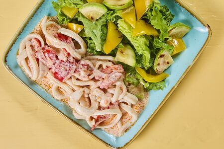 Кальмар в сливочном соусе