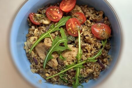 Утка с гречкой и песто