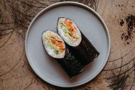 Оссурито с лососем и креветкой