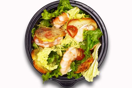 Салат Цезарь с креветками