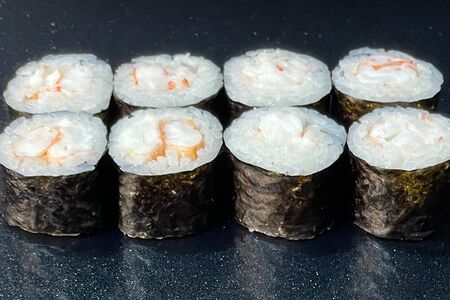 Ролл с креветкой