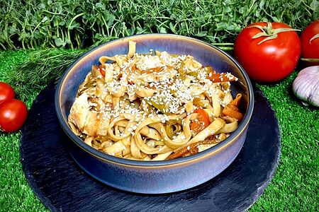 Вок с курицей