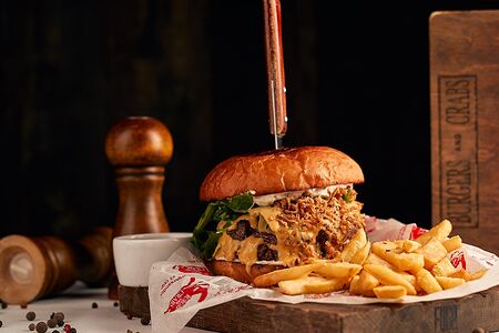 New бургер Папа с двумя говяжьими котлетами