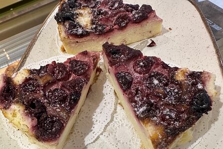 Творожная запеканка с вишней