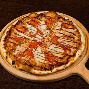 Пицца с курицей BBQ