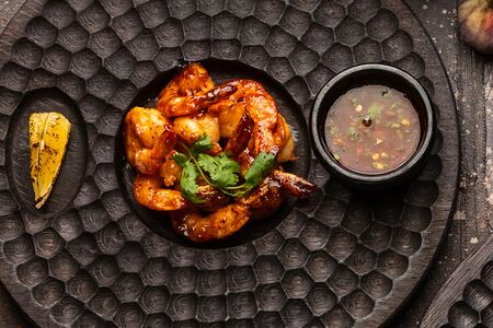 Жареные тигровые креветки