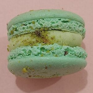 Макаронс Фисташка-малина