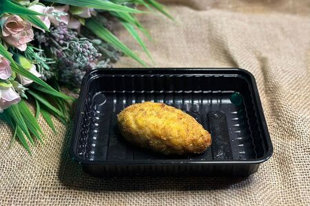 Котлета куриная с сыром и вялеными томатами