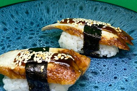 Суши с угрём