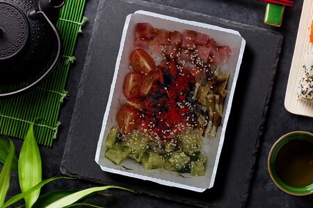 Поке с тунцом