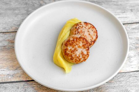 Котлеты из индейки с пюре