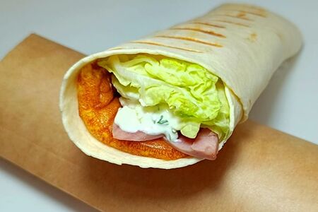 Ролл с Ветчиной и омлетом халяль