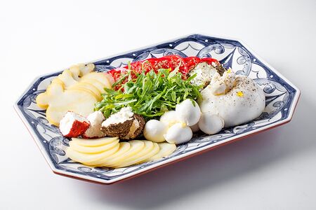 Тарелка сыров из сыроварни