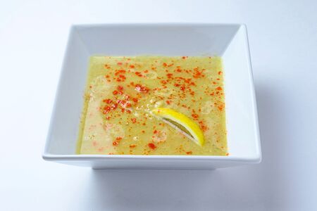 Чечевичная похлебка с чили и лимоном