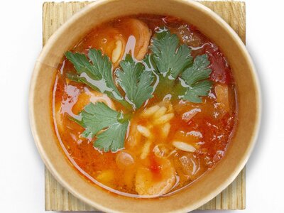 Итальянский суп с пастой орзо и сосисками