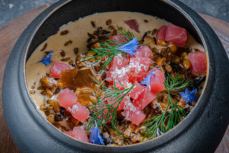 Каша полбяная с грибами и тартаром из тунца