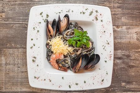 Нери с морепродуктами