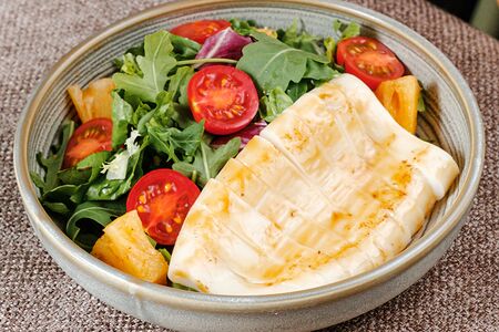 Салат с кальмаром и ананасом кимчи