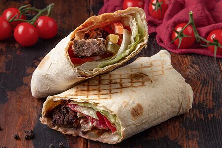 Бурум с телятиной в тонком лаваше