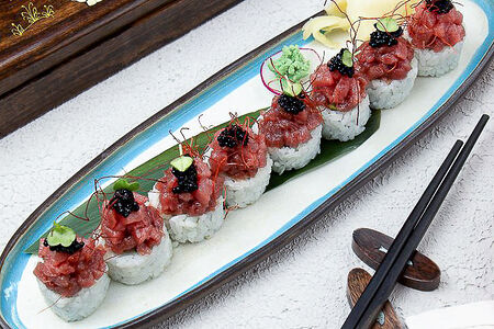 Ролл с тунцом