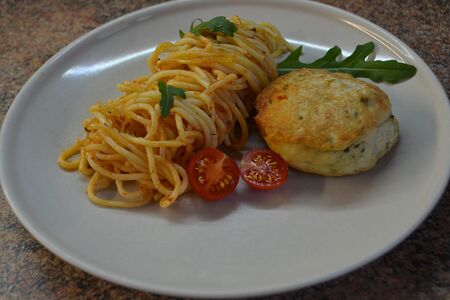 Куриный оладушек со спагетти