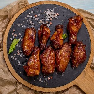 Крылышки куриные с соусом BBQ