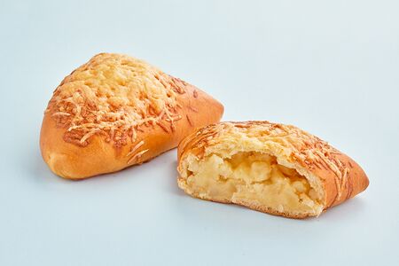 Пирожок Картофель, моцарелла, пармезан