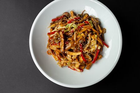 Соба с тофу и овощами