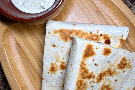 Кесадилья с курицей и сыром