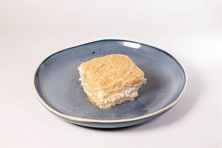 Торт слоеный с кремом Шантили