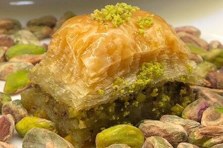 Пахлава с фисташкой классическая