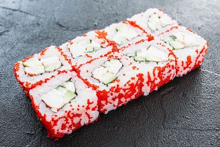 Ролл Калифорния в тобико