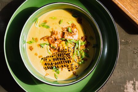 Кукурузный суп с креветками