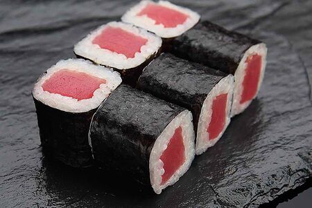 Ролл с тунцом