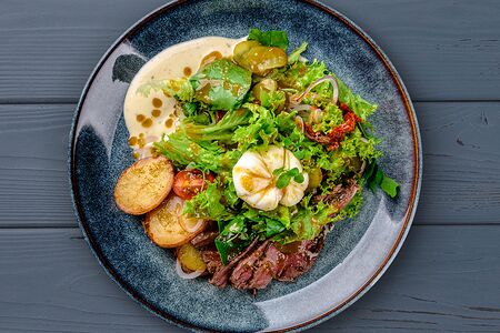 Салат с ростбифом