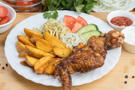 Бизнес ланч с куриным крылом