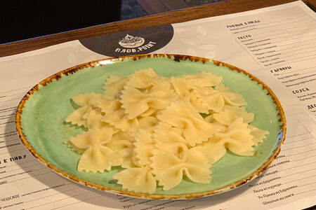 Макароны бантики отварные