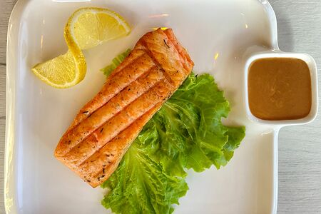 Стейк из лосося