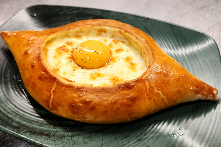 Хачапури по-аджарски