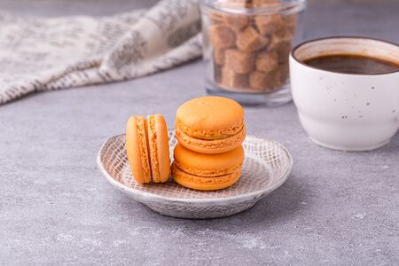 Макаронс Манго-маракуйя