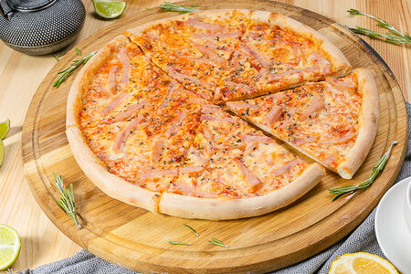 Пицца с ветчиной