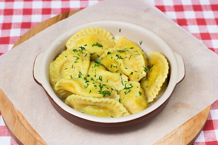 Вареники с курицей и грибами
